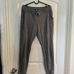 Gray Swetpants (Tiny Hole)