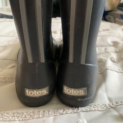 Totes Boots Size 2-3 Youth Black 