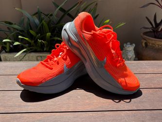 MENS NIKE JOURNEY RUN PRM SIZE 11