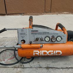 RIDGID DOUBLE TANK COMPRESSOR 