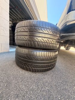 265/40/20 Pirelli Pzero Nero 60%+ tread (2)