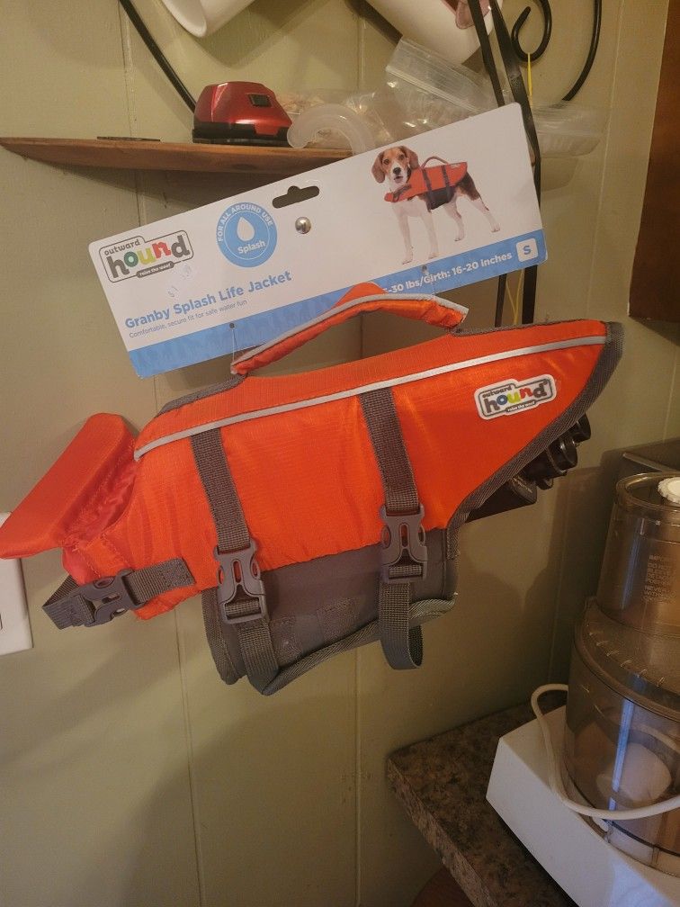 Outward Hound Life Preserver