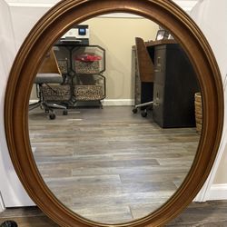 Vintage Metropolitan Mirror Co. Large Oval Wall Mirror 32 x 26