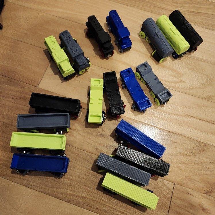 3D printed trains compatible with Thomas and Friends wooden railway tracks