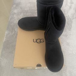 UGG Boots Women Classic Short Size 8