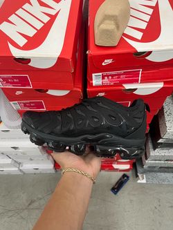 Black Nike Vapormaxes