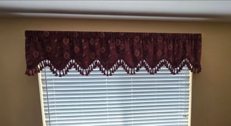 Set of 2 Quality Burgundy Floral Jacquard Window Valances with Tassels and Rod