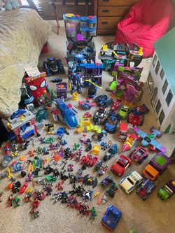 Huge imaginext DC toy lot action playsets and figures