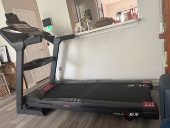 Sole treadmill
