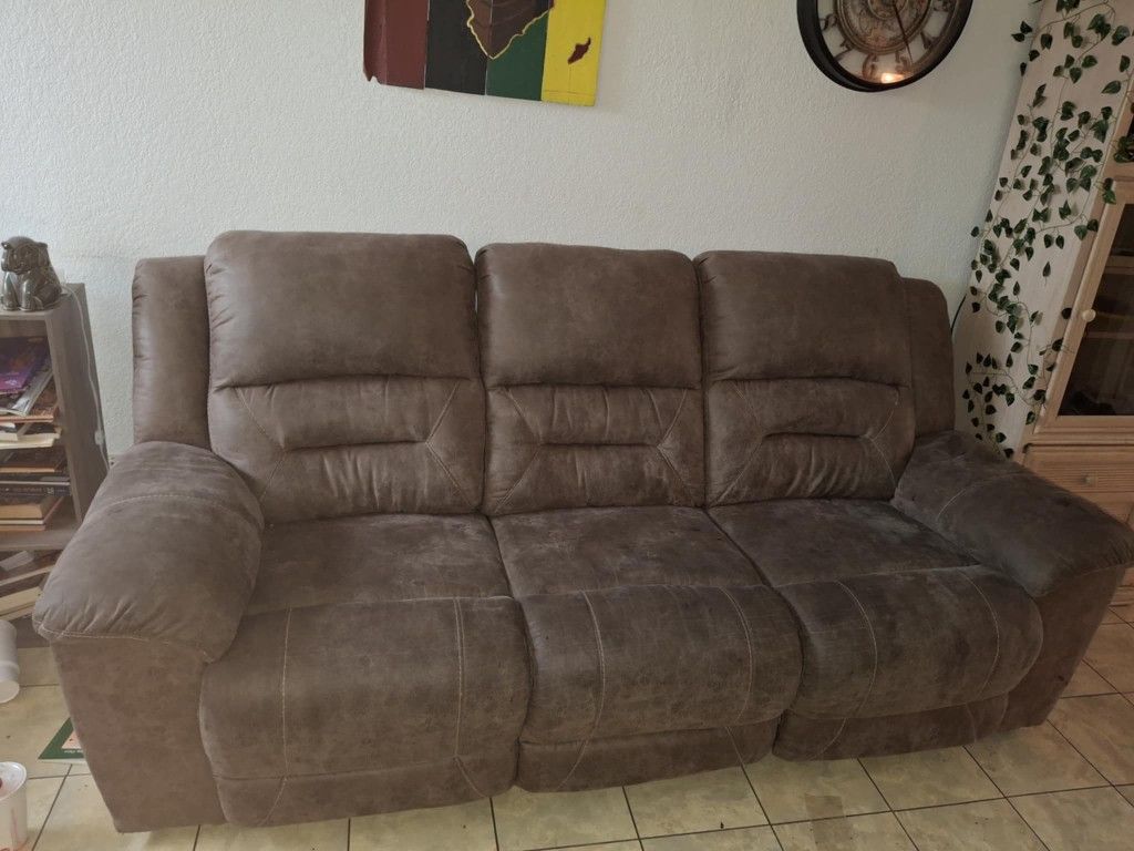 Recliner Couch And Love Seat