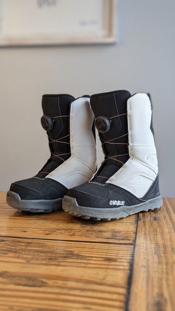 2023 ThirtyTwo Youth BOA Snowboard Boots, Sz 2