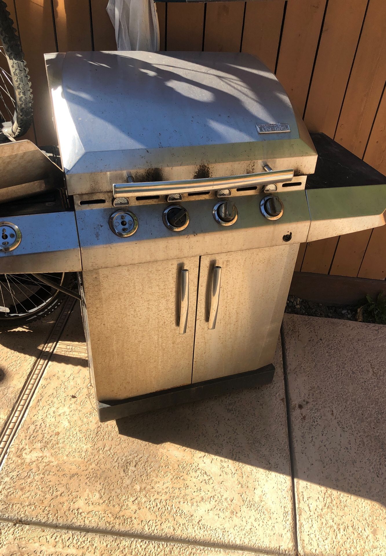 BBQ gas grill