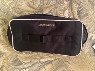 Victoria’s Secret “traveler”