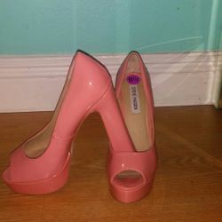Peach Steve Madden pumps with thick heel...size 8 1/2