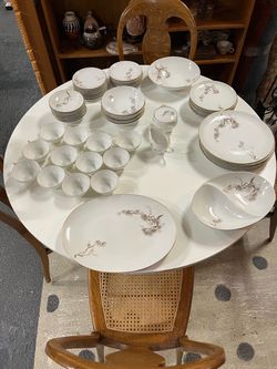 Larchmont White by SANGO Porcelain Dinnerware Set with Gold Trim