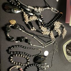 vintage black necklacs and bracelet lot