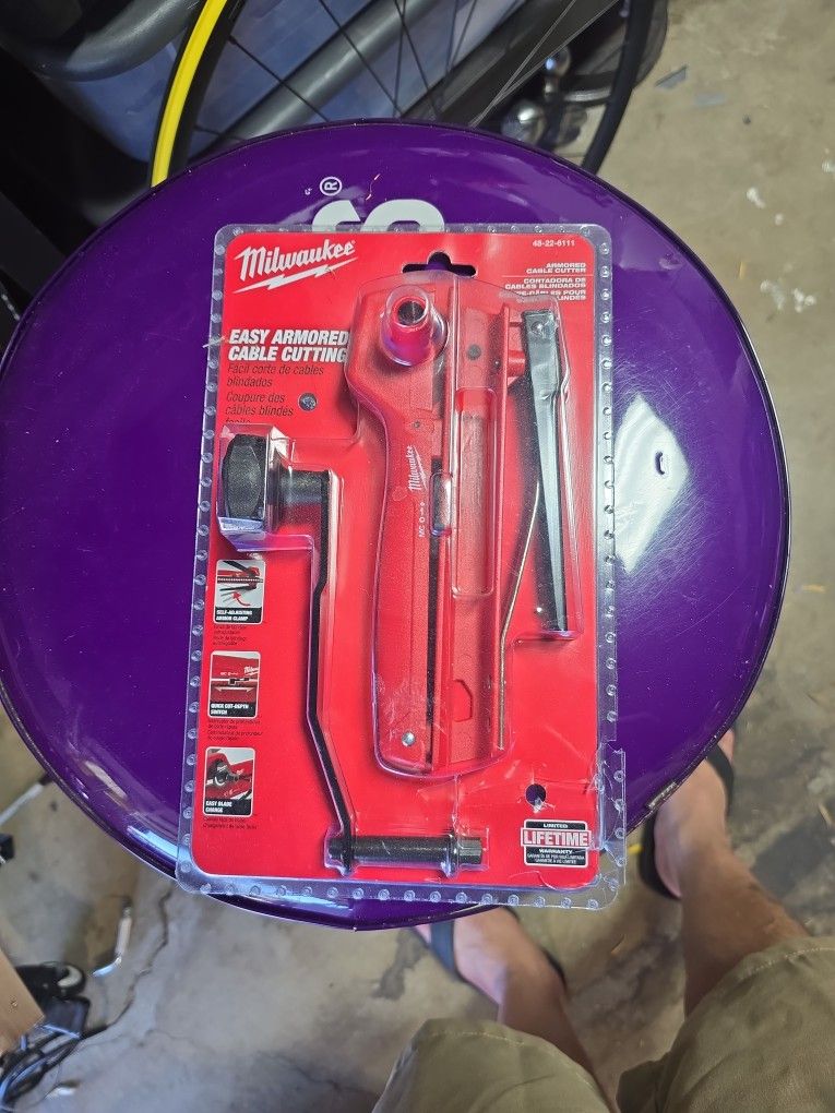 Milwaukee Mc Cutter. New