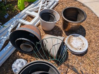 Free pots