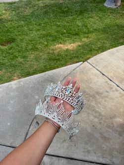 Quinceañera crowns