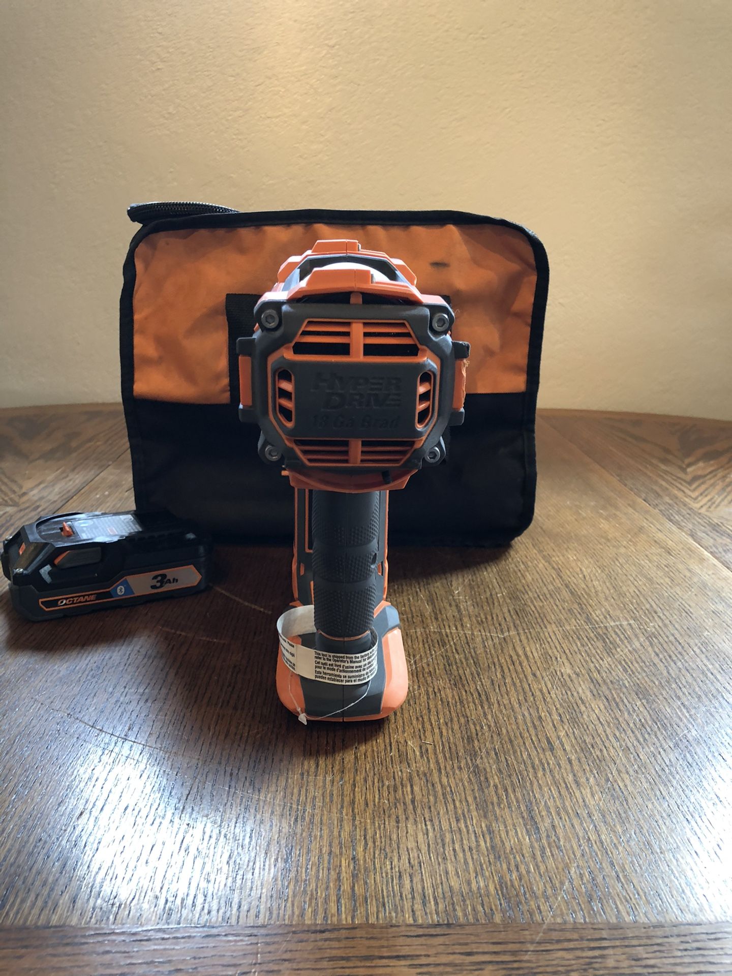 RIDGID R09890 18V Brushless 18 Gauge 21/8" Brad Nailer With 3AH