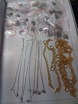 Jewelry chains / bracelets lot