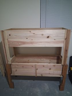 Raised garden bed planter box