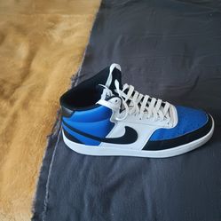 Court vision Nike tennis shoes