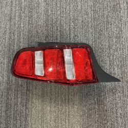 2010-2012 Ford Mustang GT Rear Left Driver Side Tail Light AR33-13B505-AH OEM