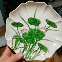 8 1/4 Inch Andrea By Sadet Flower Plate