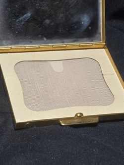 5th Ave compact never used