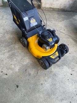 DeWalt RWD Gas self propelled Lawn Mower