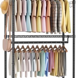 Clothes rack with wheels