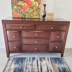 GORGEOUS DRESSER 