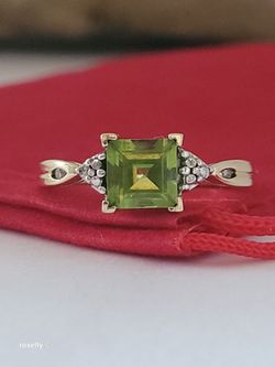 Vintage 10K Yellow Gold Peridot and Diamonds Ring Size 6.75, Solid Gold/ Anillo de Oro con 1 Peridoto y Diamantes! 👌🎁Post Tags: 10k 14k