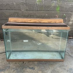 Fish Tank 35 gallon prices Are Negotiable no Leaks Fish Tank Light Works