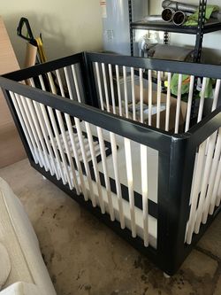 Brand New Baby Crib w/ Matress