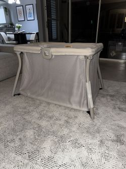 Chicco Alfa Lite Lightweight Travel Playard