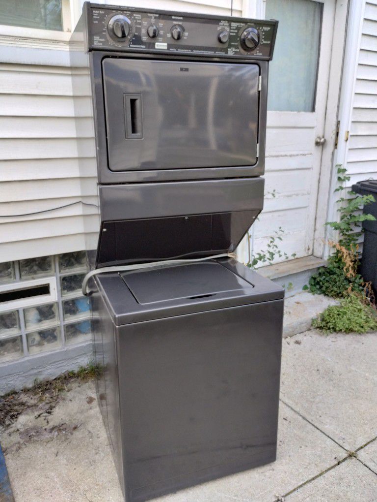 KENMORE /WHIRLPOOL STACKABLE ELECTRIC WASHER AND DRYER $500