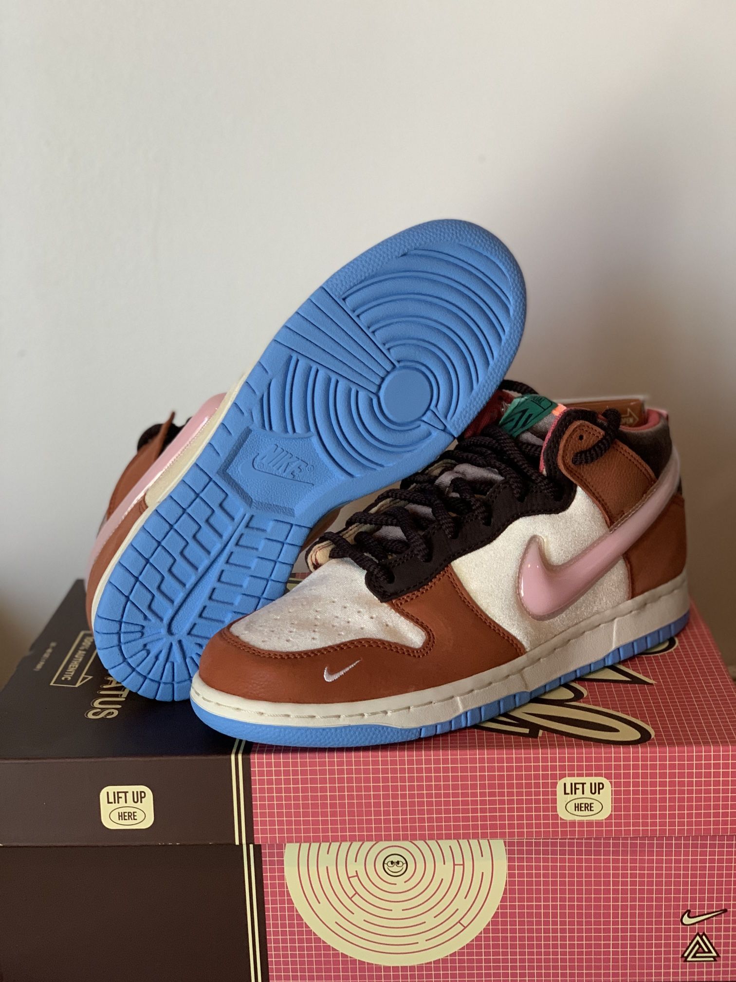 Social Status x Nike Dunk Mid Chocolate Milk - DJ1173-700 - Le Site Social Status x Nike Dunk Mid Chocolate Milk - DJ1173-700 - Le Site
