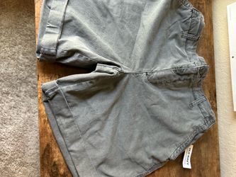 Old Navy women’s short, new, size S, grey color