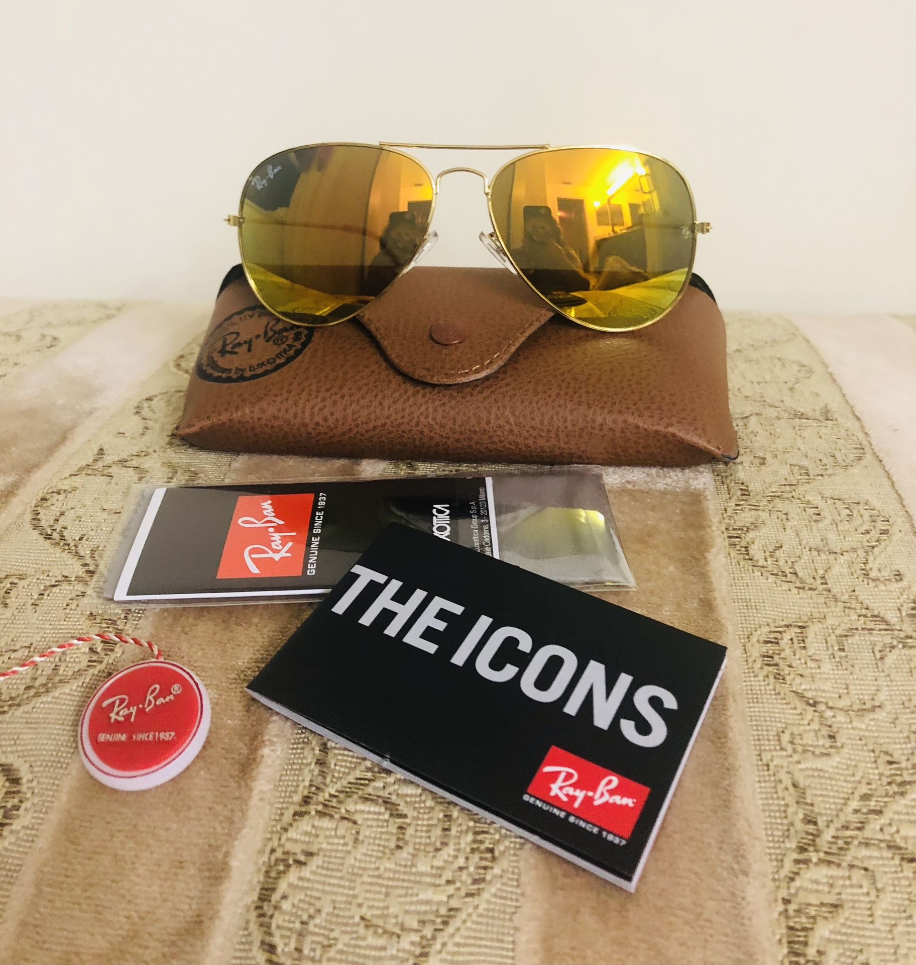 Ray Ban Aviator Sunglass! Gently used in great condition!