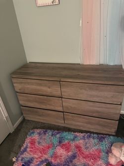 2-Piece Bedroom Set - Dresser and Nightstands