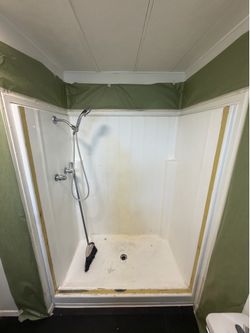 Reglaze bathtub