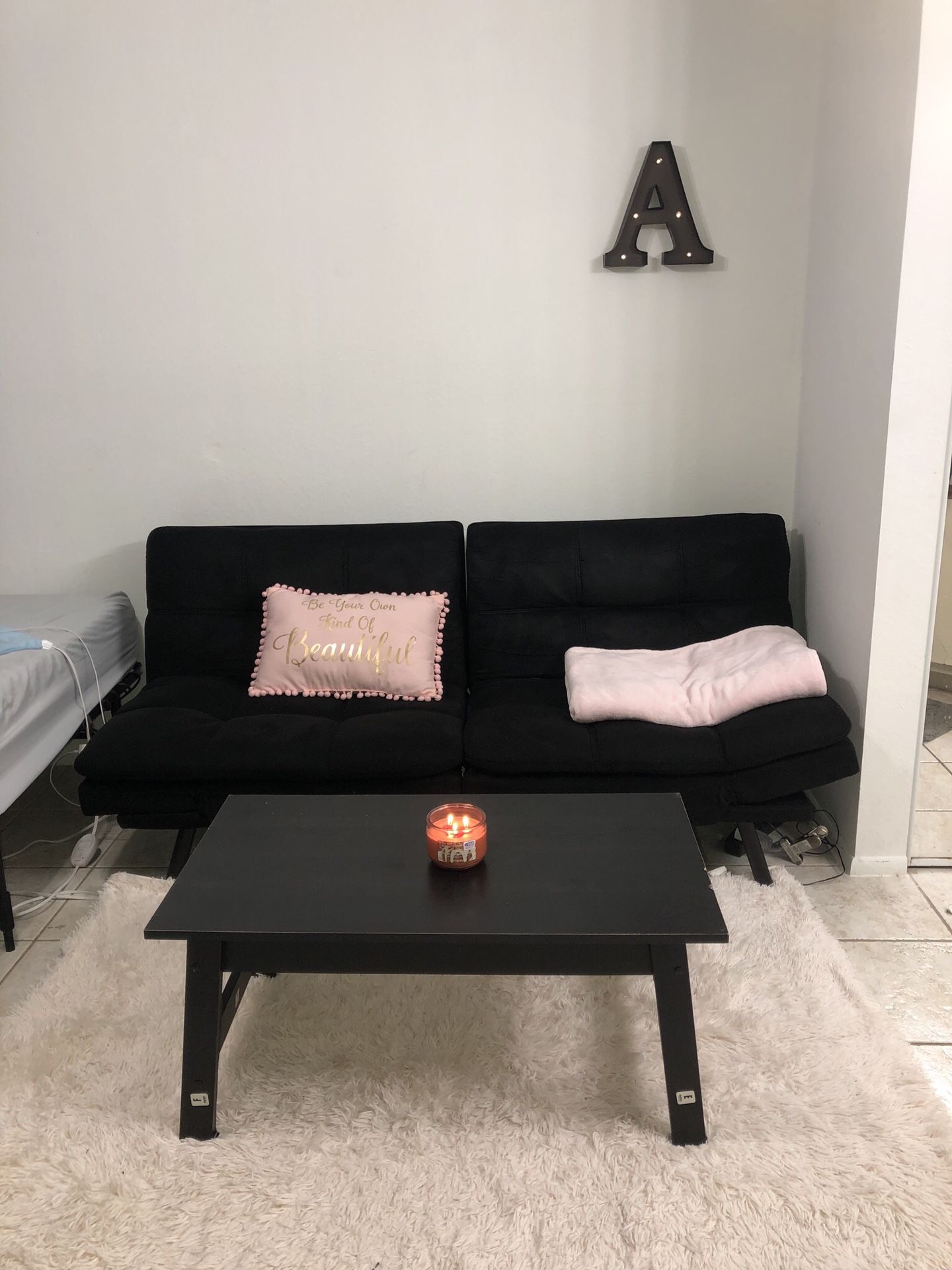 White rug and coffee table for sale
