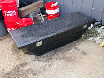 Toyota Tacoma Or Toyota Pickup Bed Tool Box