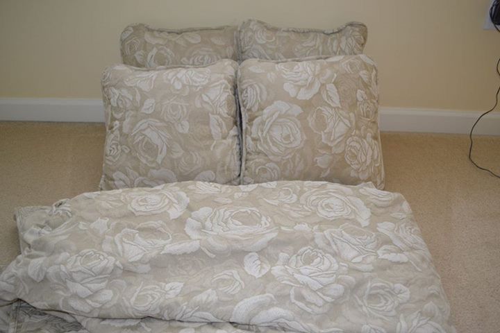 Sofa Slipcover and 4 toss pillows