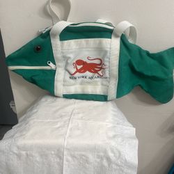 Vintage Duffel Bag - NY Aguarium
