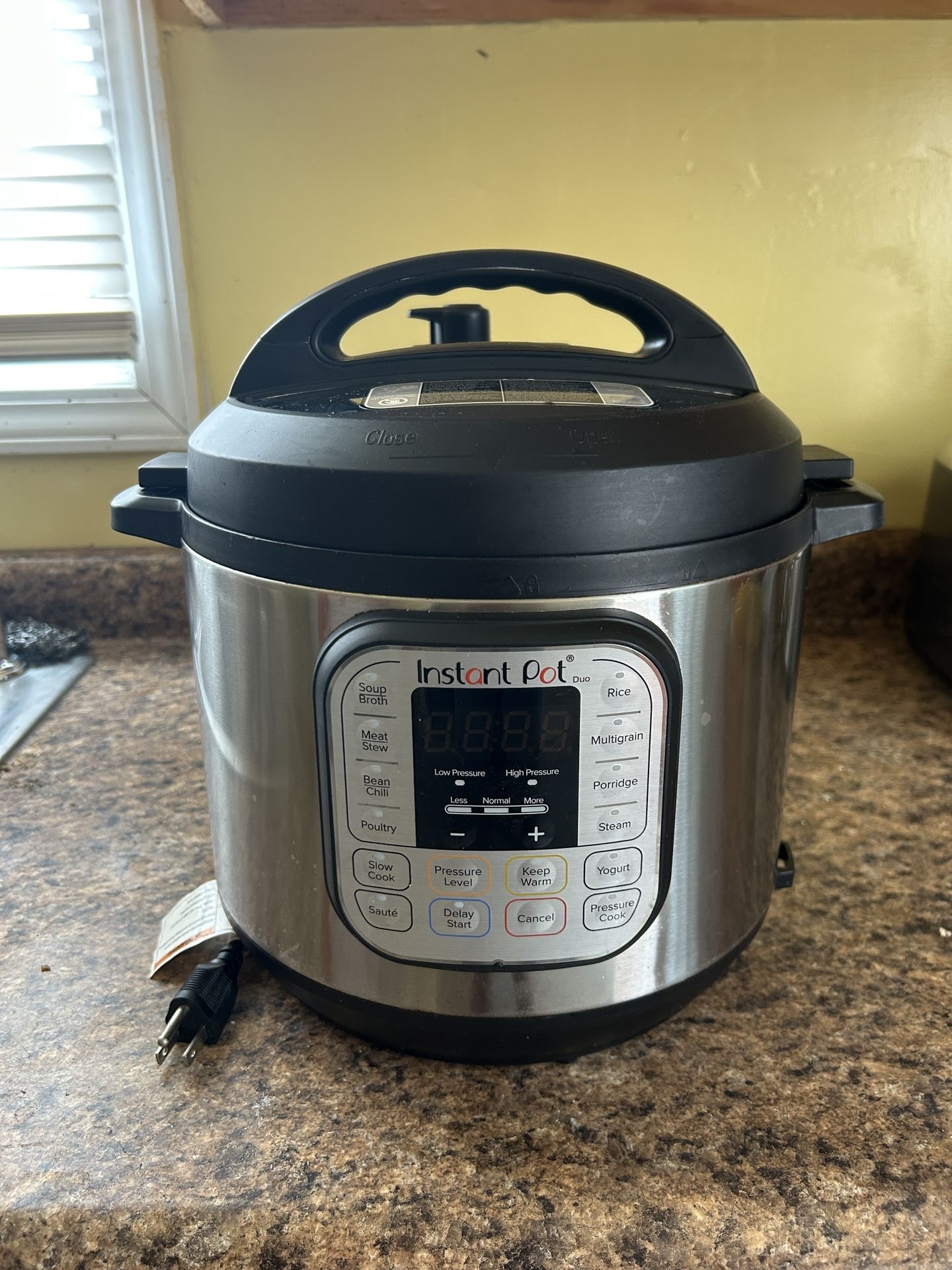 Instant Pot Duo 6 Qt | Like New w/ Trivet | Fast Pickup or Delivery