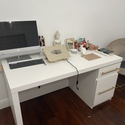 White Desk Or Vanity