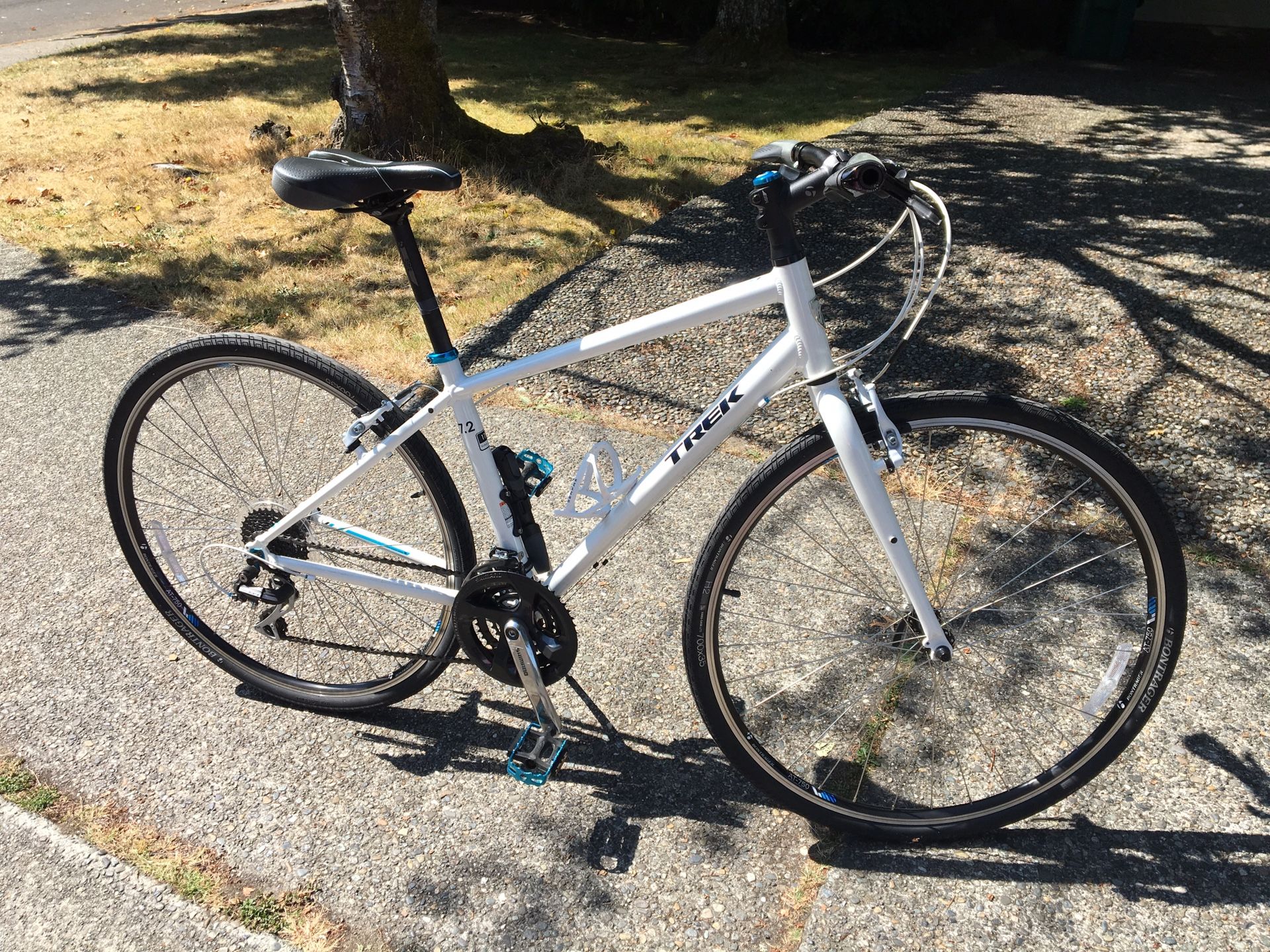 LIGHTLY USED 2015 Trek 7.2 FX women s hybrid road bike fitness